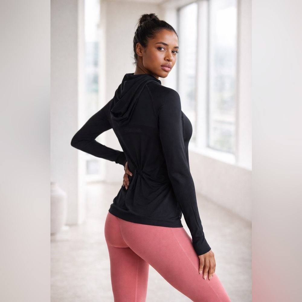 NWOT Gymshark Breeze Seamless Hoodie Black Lightweight Thumbhole Size Small